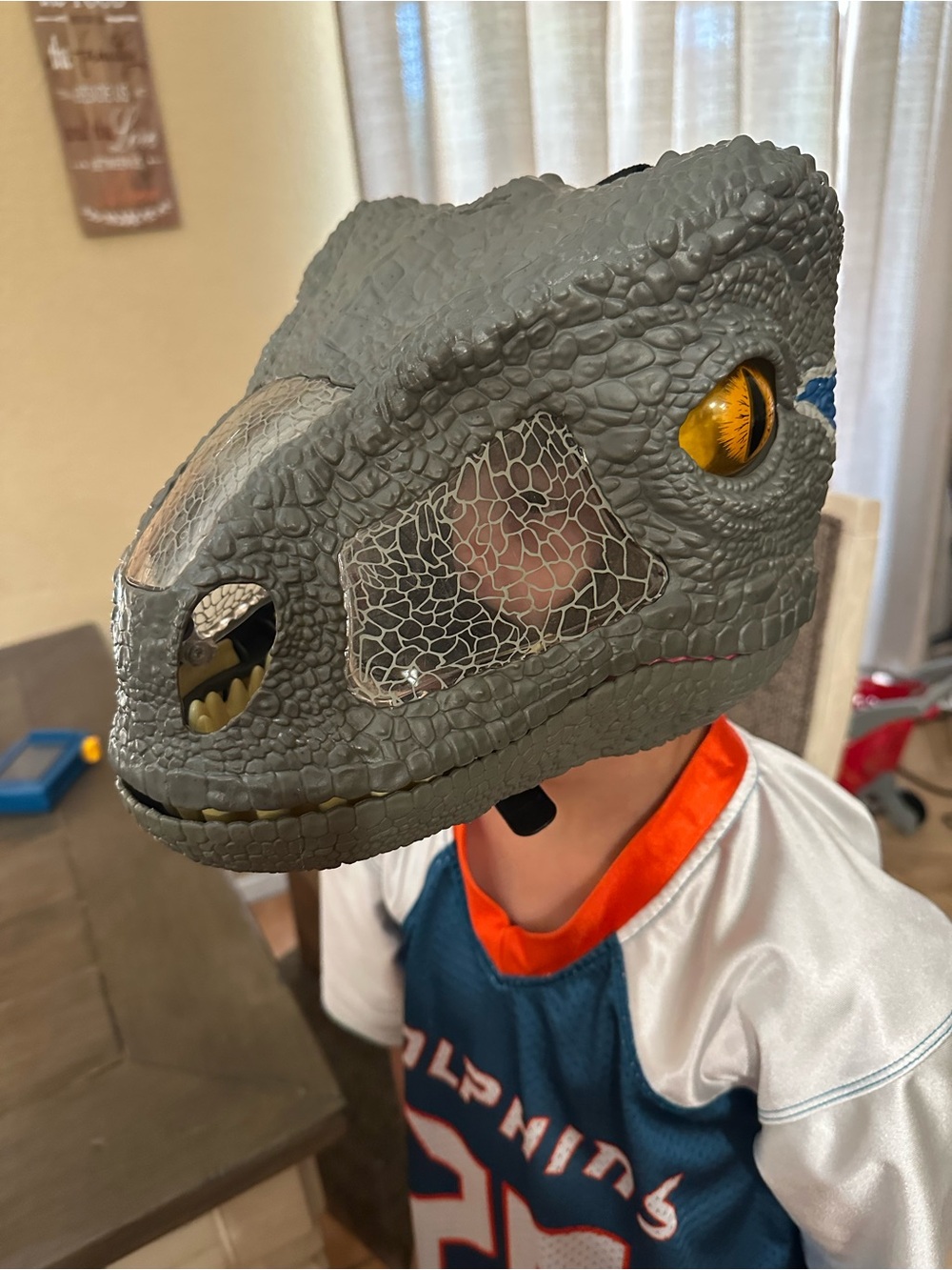Jurassic World Chomp 'n Roar Mask Velociraptor "Blue"